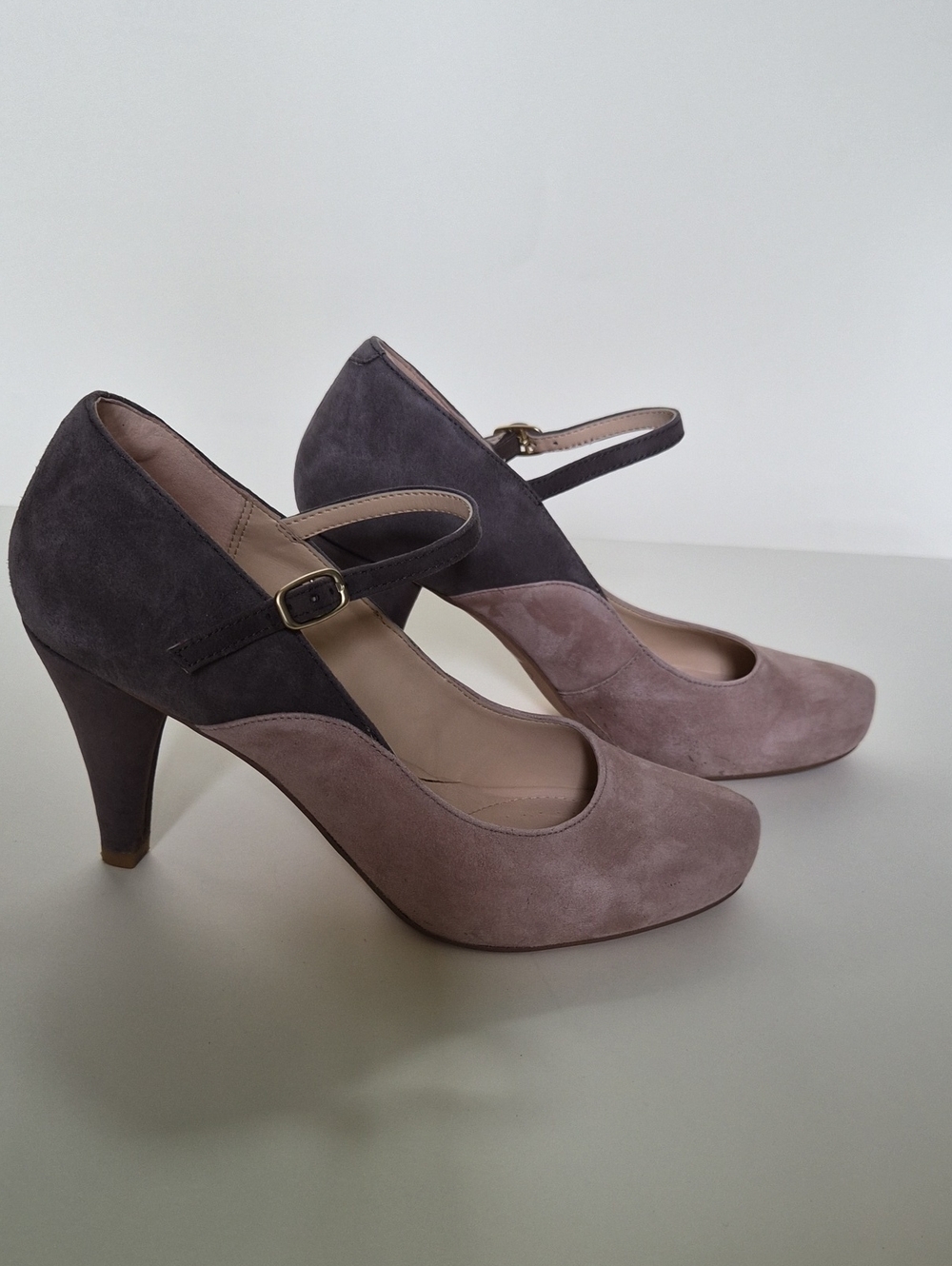 Clarks Two-Tone Suede Mary Jane Heels in Taupe and Charcoal- Size 8.5 M